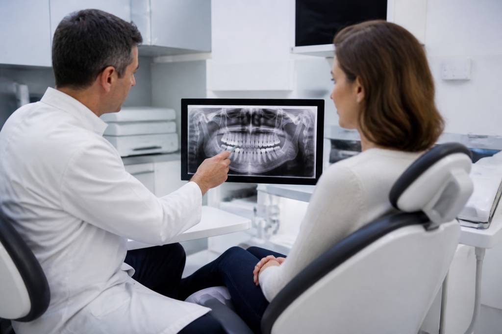 Implants dentaire prix : comprendre les coûts et les facteurs qui influencent le traitement
