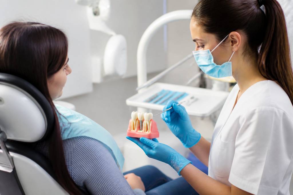 2 implant dentaire prix : quel budget prévoir pour votre traitement ?